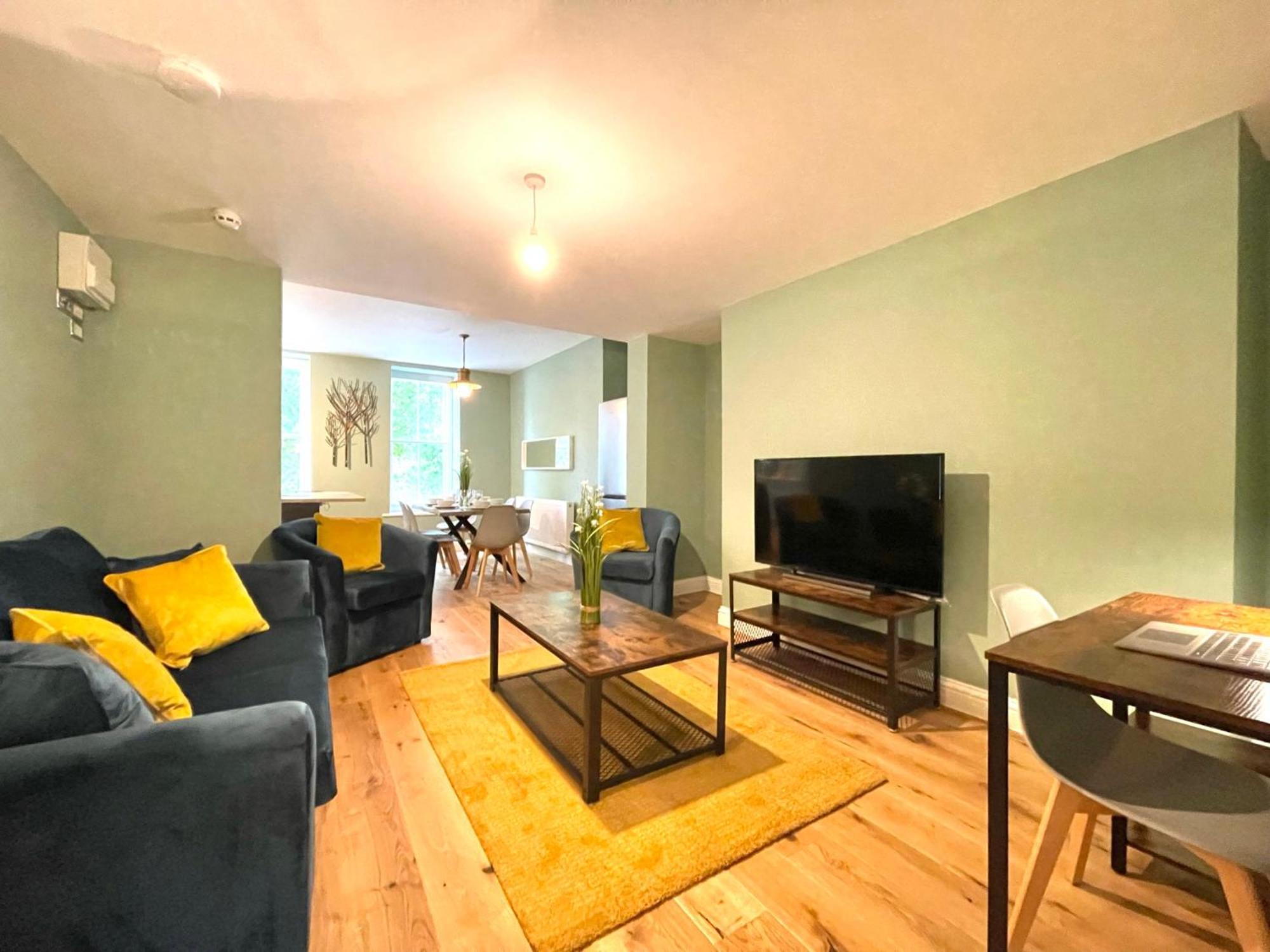 2 Bedroom Apartments Stopoverz Бристоль Екстер'єр фото